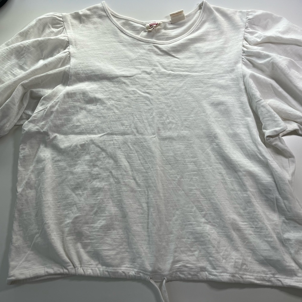 top with puff sleeve